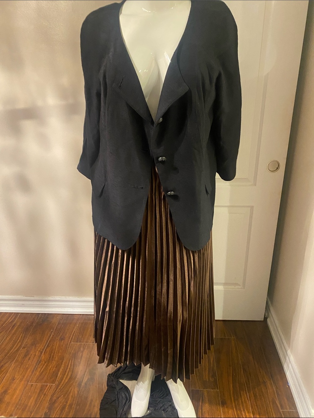 Anne Klein Metallic Pleated Midi Skirt in Bronze
